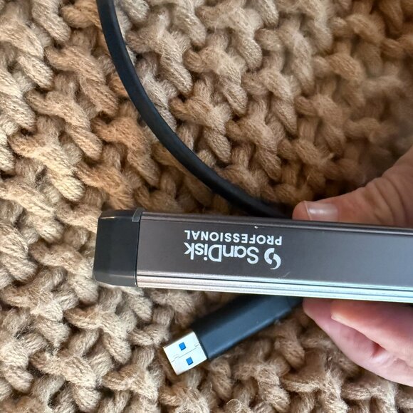 SanDisk Professional + Sabrent USB-C Card Reader Bundle - Picture 6 of 9